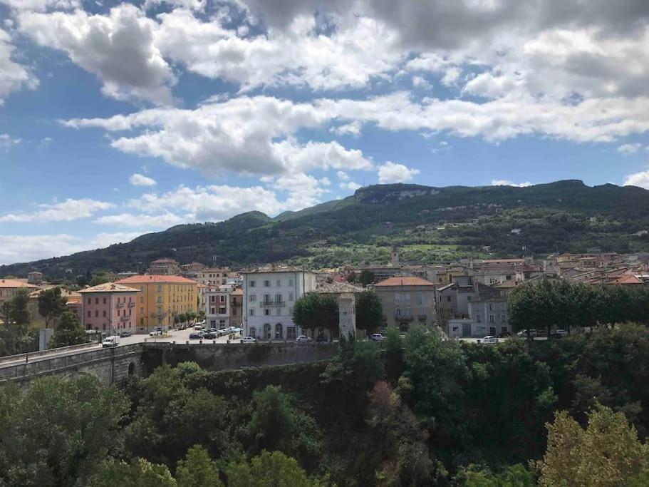 L'Attico Sul Fiume Center Home Ascoli Piceno Exterior foto